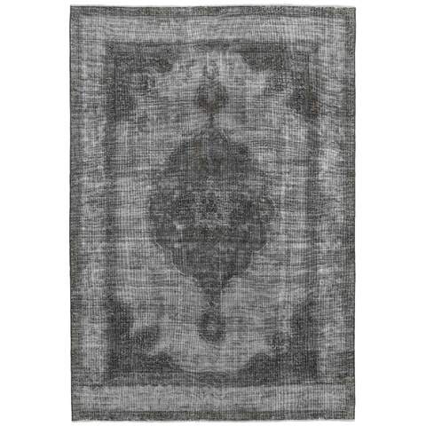 Vintage Royal Outlet